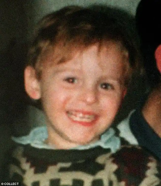 James Bulger killer Jon Venables faces parole delay as mother fights release