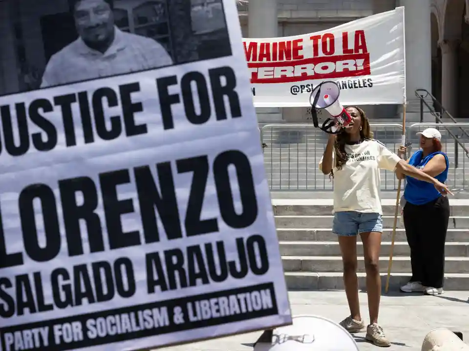 Houston Protests ICE Killing of Lorenzo Salgado Araujo