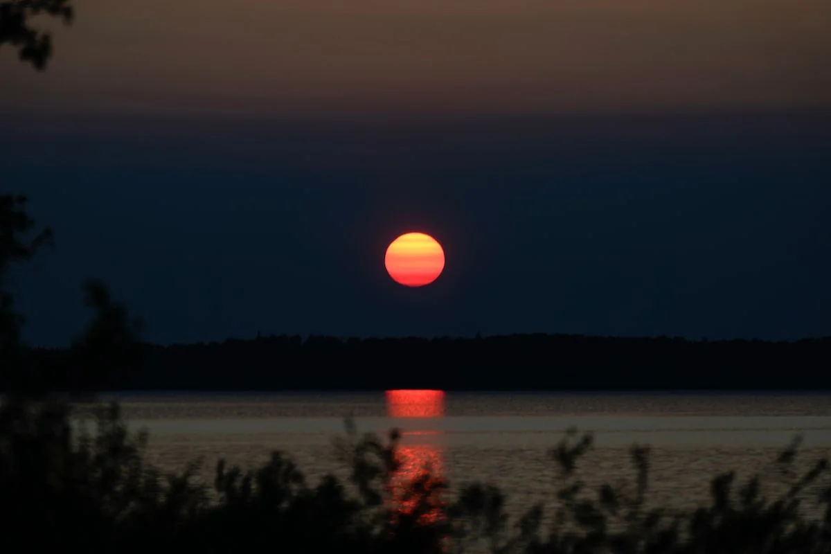 Canada Wildfires: Over 900 Burning
