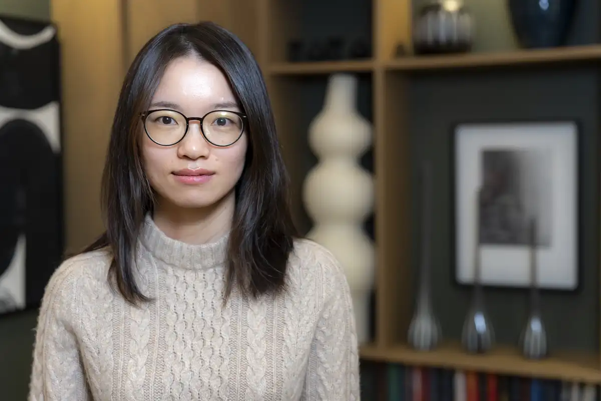 Chinese Woman Wins Prestigious Fields Medal in Historic First