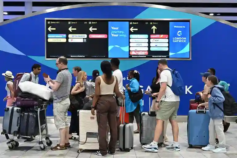 Gatwick Airport water shortage leaves toilets unflushable, disrupts travel