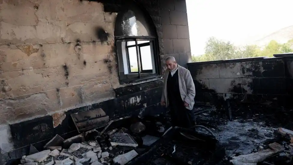 West Bank Violence: Israeli Settlers Attack Mosques