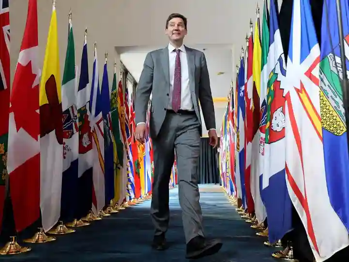 B.C. Premier Eyes Critical Mineral Blockade Over U.S. Lumber Tariffs