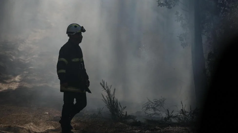 France Wildfires Intensify as 40C Heatwave Hits Gironde Region